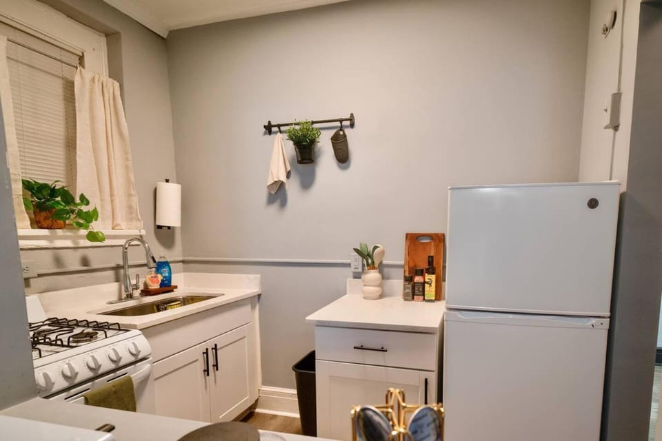 Uptown Funk Getaway with Parking & Walk To Stadiums, Nightlife Apartment in Charlotte