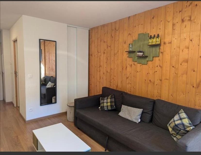 Bed, Living room