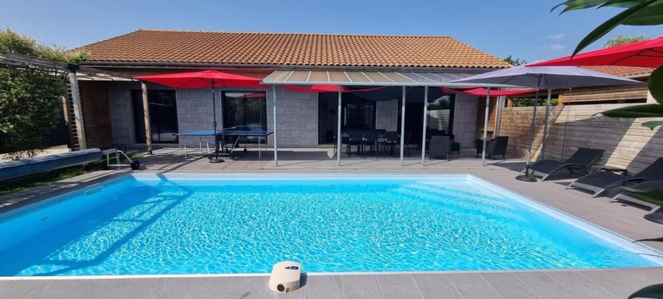 Property building, Pool view, sunbed