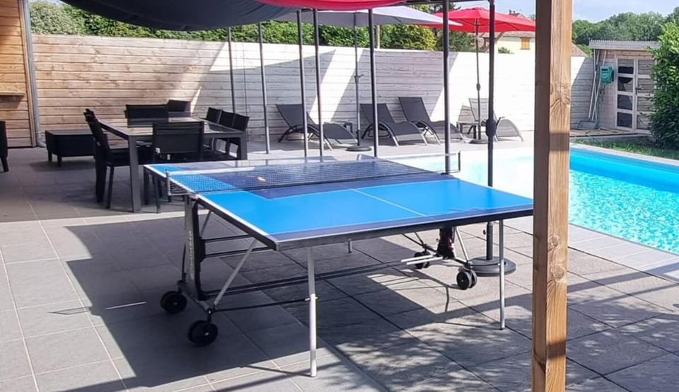 Table tennis
