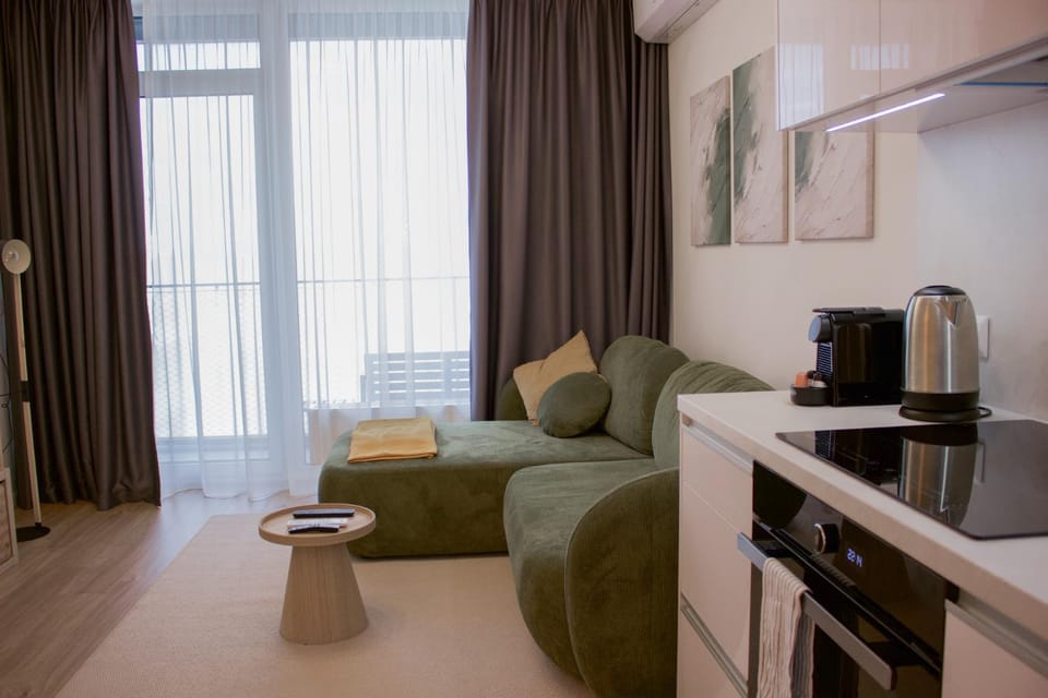 Coffee/tea facilities, Living room, Seating area, stove