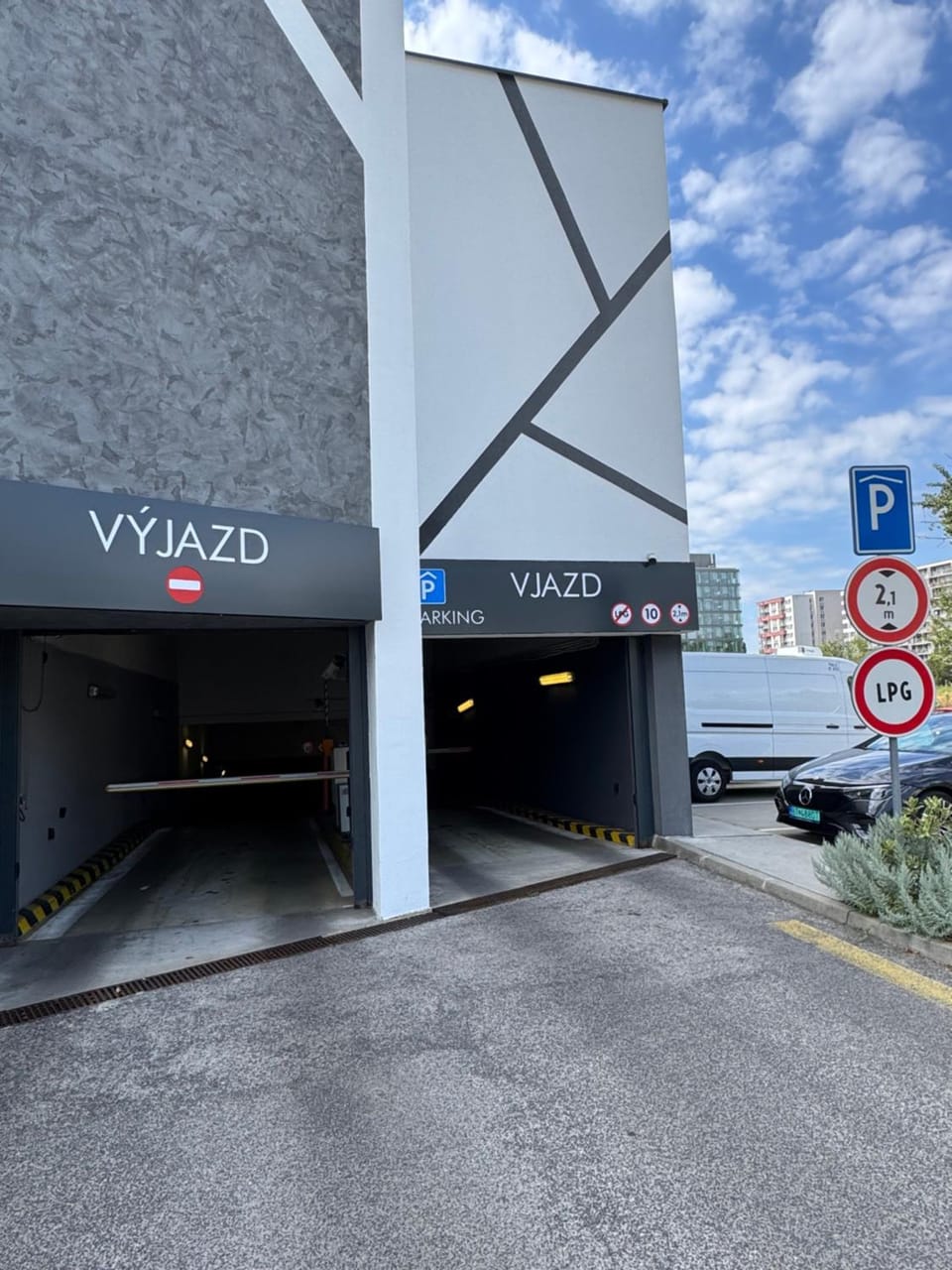 Property building, Parking