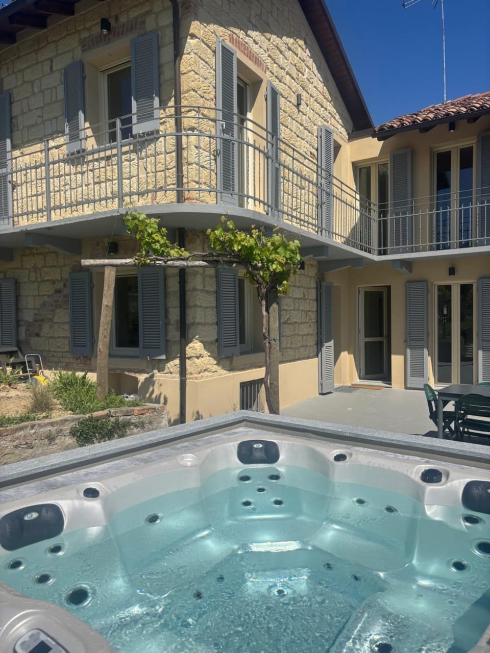 Hot Tub, Pool view