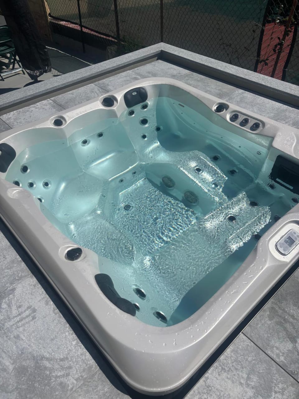 Hot Tub, Hot Tub