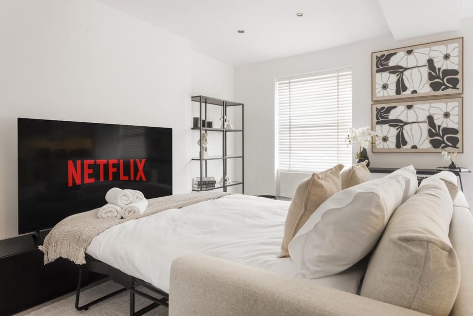 Stylish Kensington Gardens Flats Apartment in City of Westminster