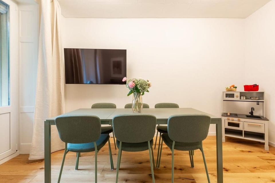 TV and multimedia, Dining area