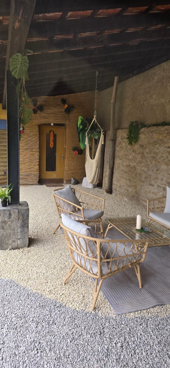 Property building, Patio, Off site, Balcony/Terrace, Seating area