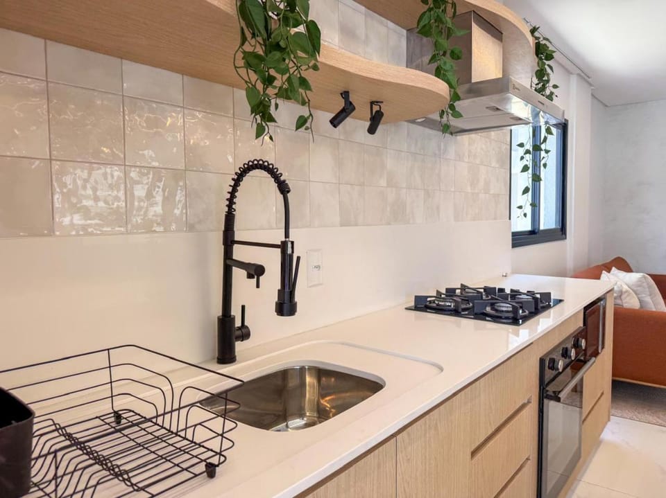 Kitchen or kitchenette, pet friendly, stove