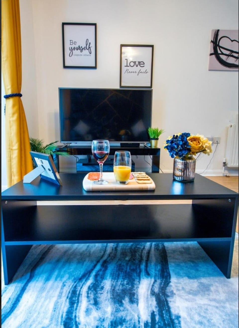 House in the heart of Reading Contractors welcome Apartment in Reading