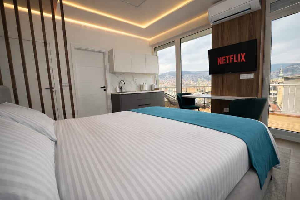 Bed, Kitchen or kitchenette, Photo of the whole room, Bedroom