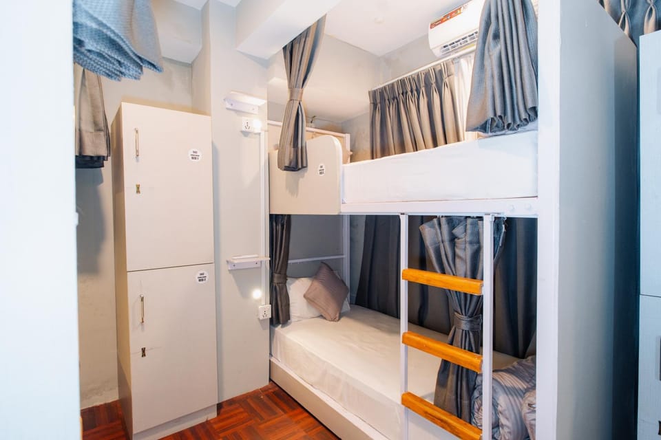 Photo of the whole room, bunk bed