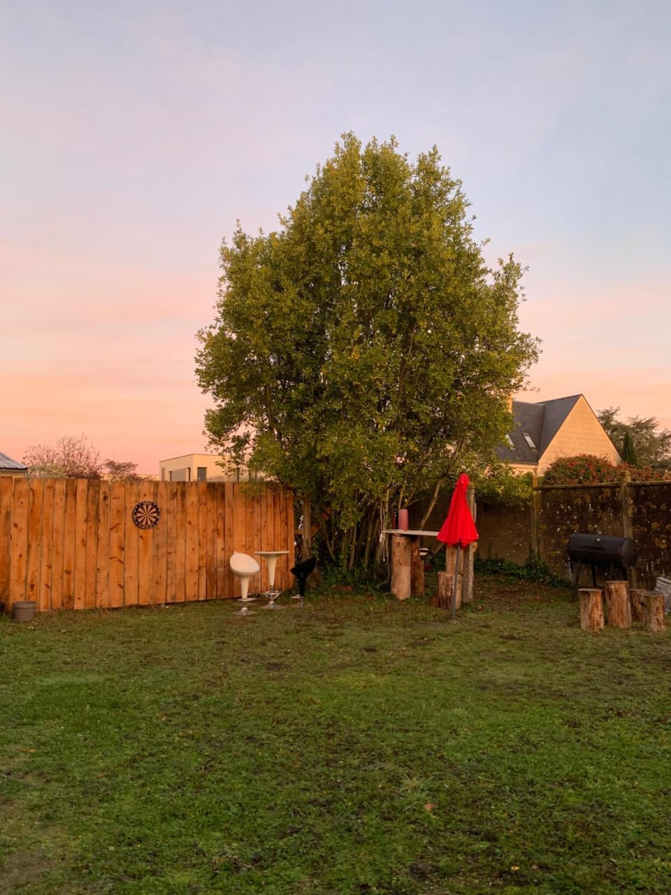 BBQ facilities, Darts, Garden, minibar