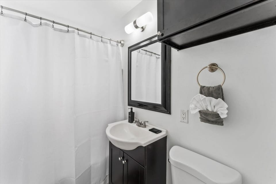 Shower, Bathroom, towels