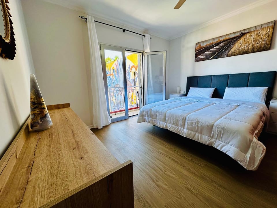 Bed, Balcony/Terrace, Photo of the whole room, Bedroom, Sea view