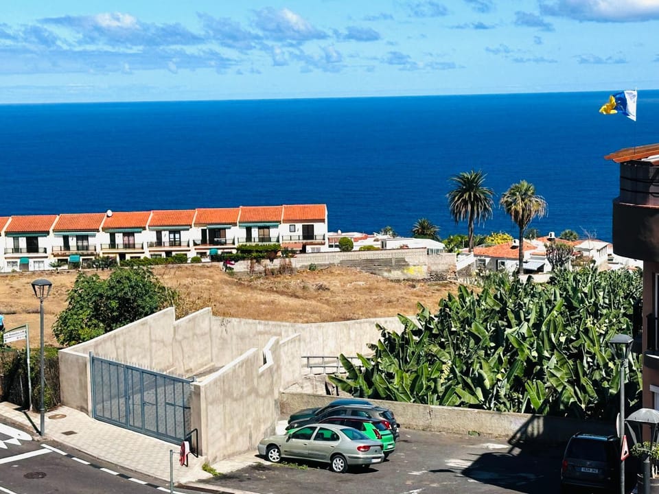 Neighbourhood, Street view, Location