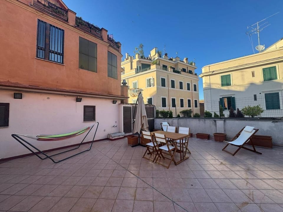 Property building, Day, Balcony/Terrace, sunbed
