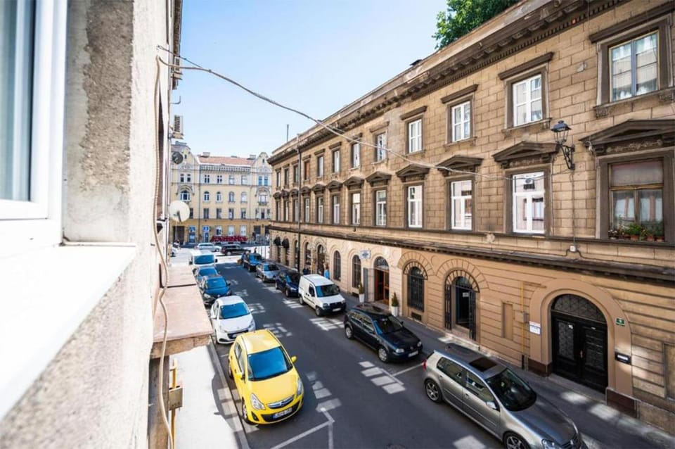 Property building, Street view