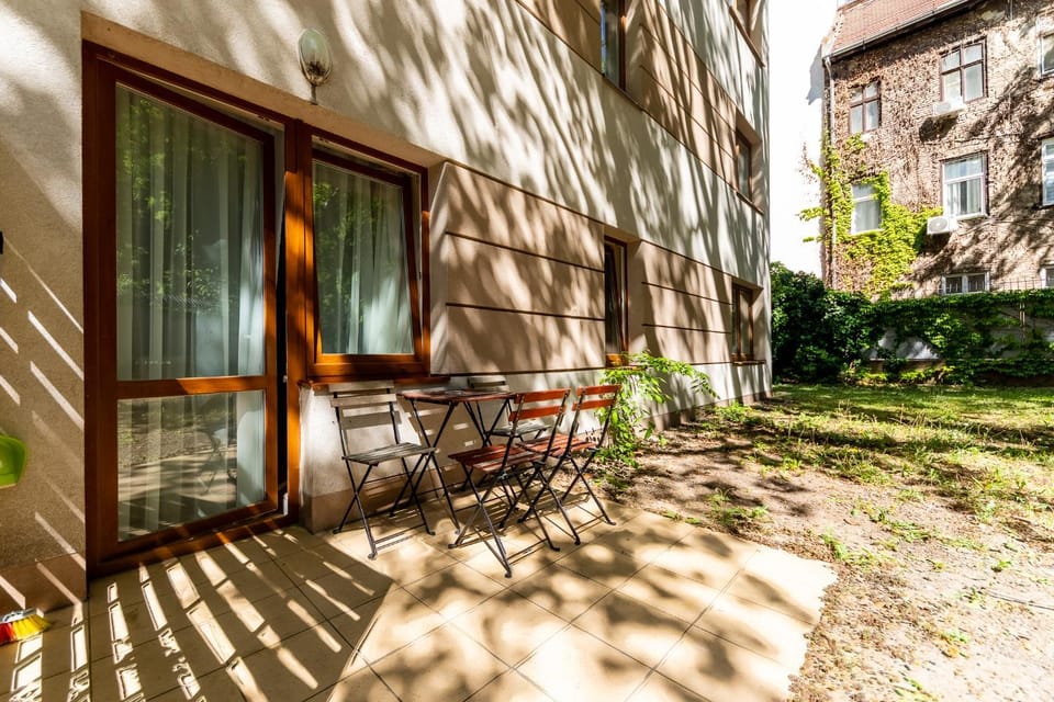 Balcony/Terrace, Garden view