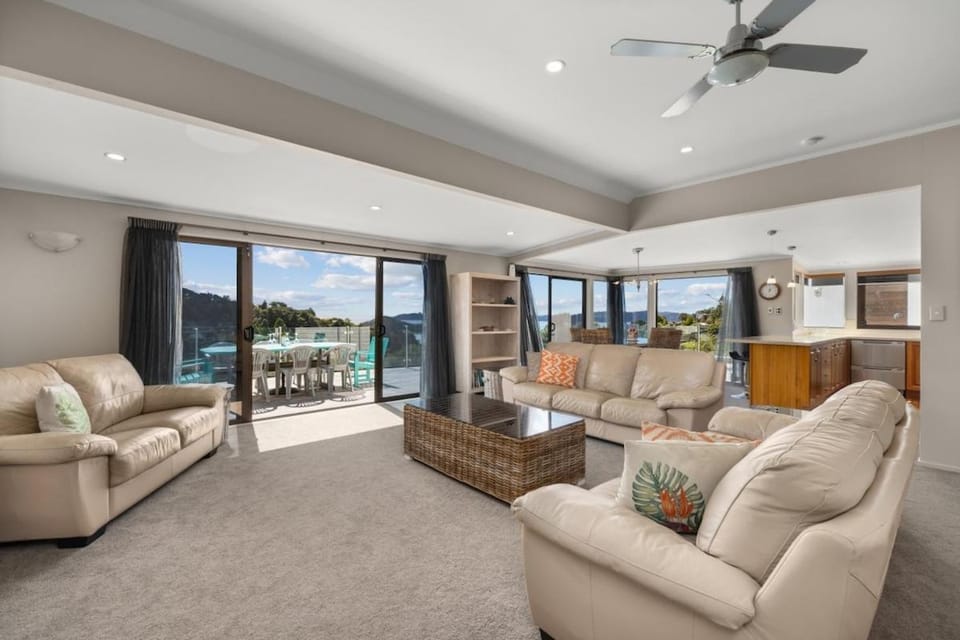 Spacious Paihia Escape with Stunning Views House in Paihia