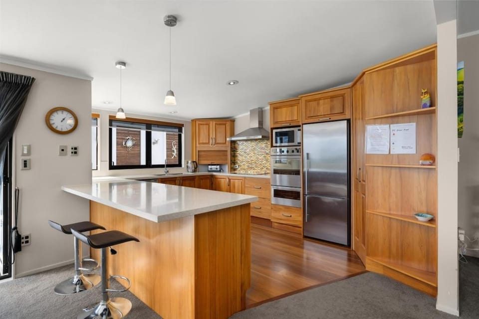Spacious Paihia Escape with Stunning Views House in Paihia