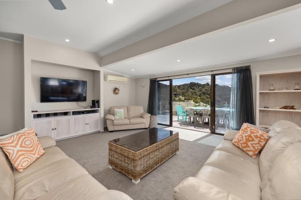 Spacious Paihia Escape with Stunning Views House in Paihia