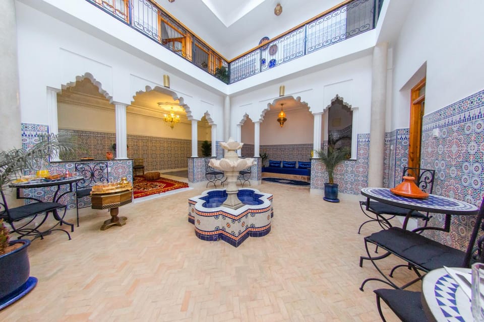 Patio, Seating area, Area and facilities, Inner courtyard view