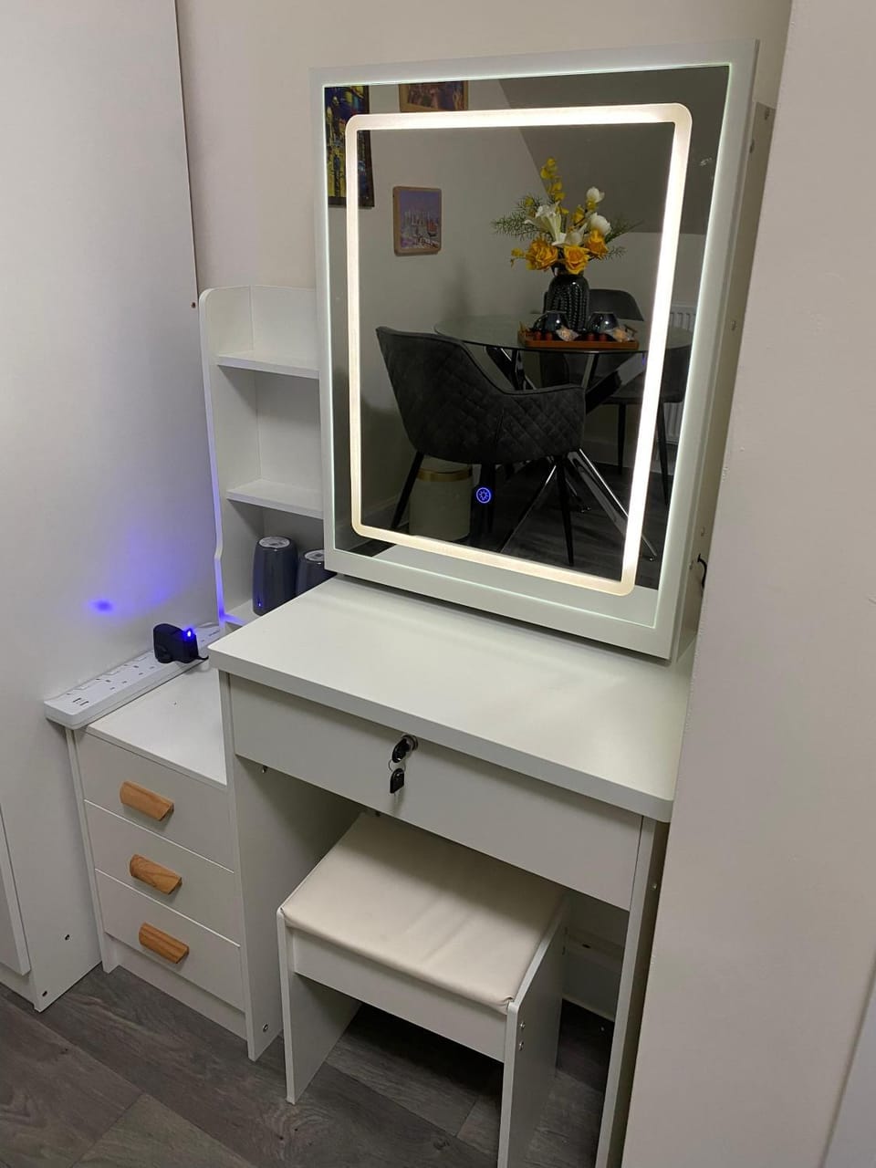 Bedroom, hair dresser