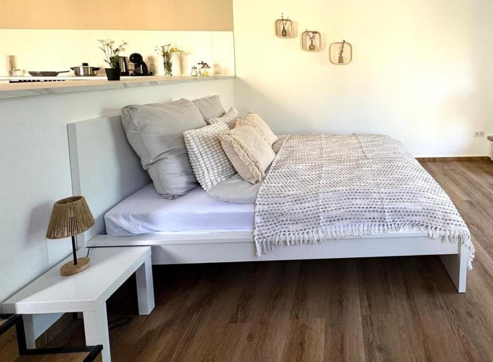 Home&Living - Casa Garden Apartment in Dusseldorf