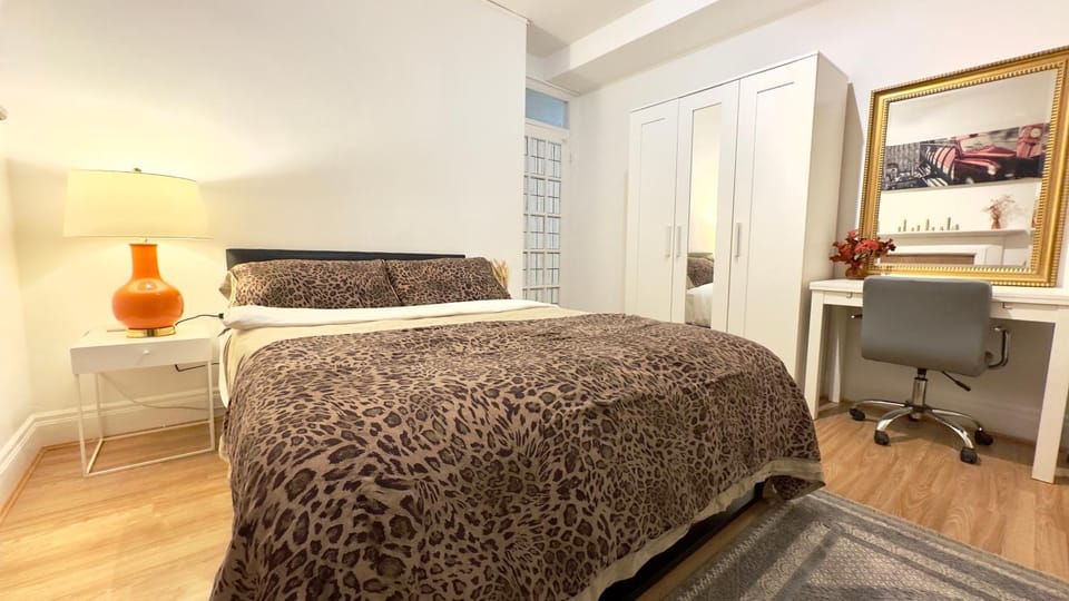 3 Bedroom Apartment in Queensway Apartment in City of Westminster