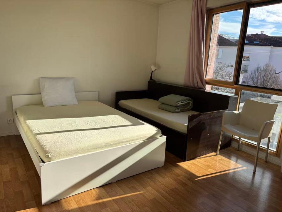 Charming studio 10 minutes to La Défense Apartment in Île-de-France