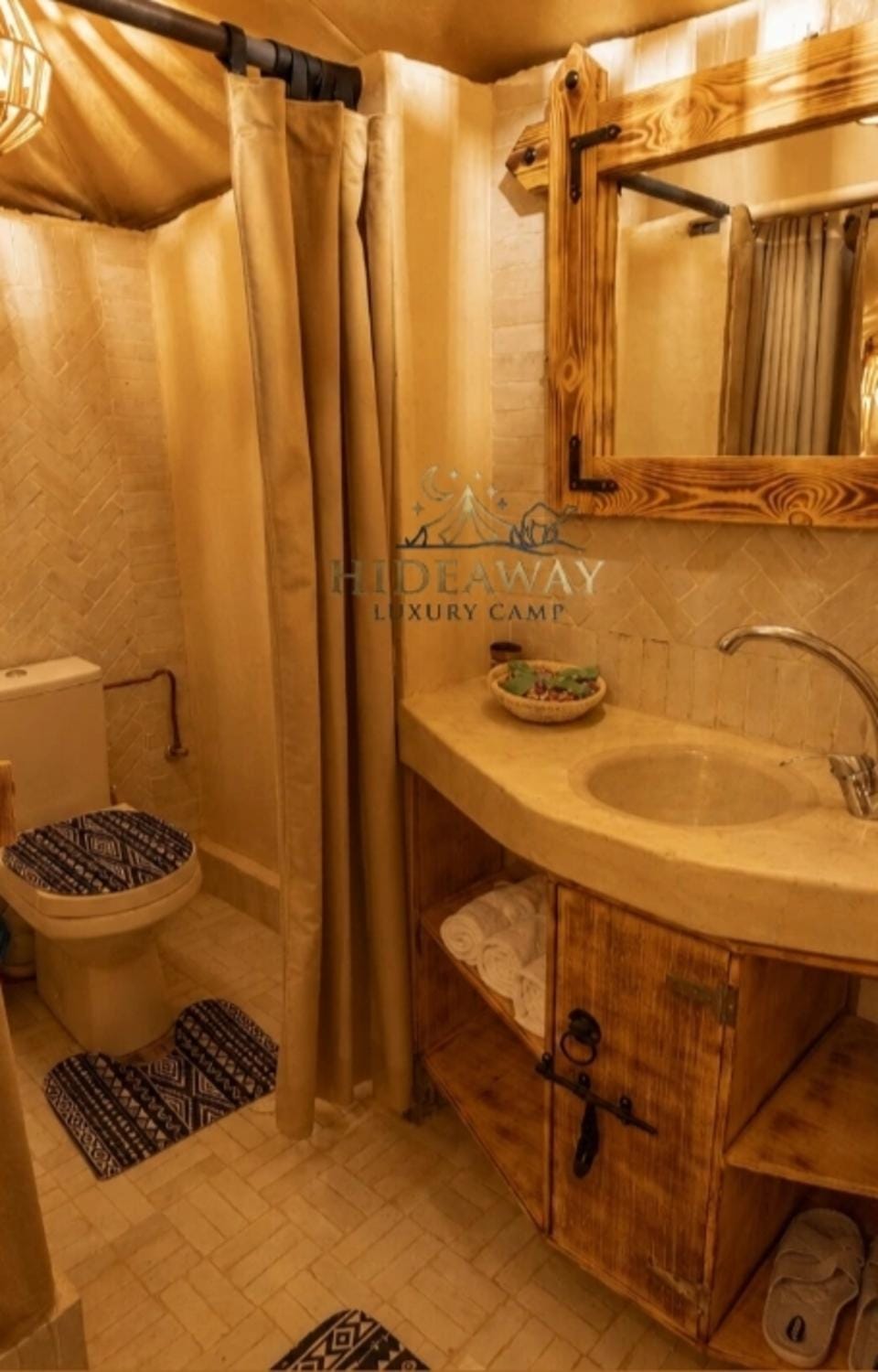 Shower, Toilet, Bathroom, Bath, towels