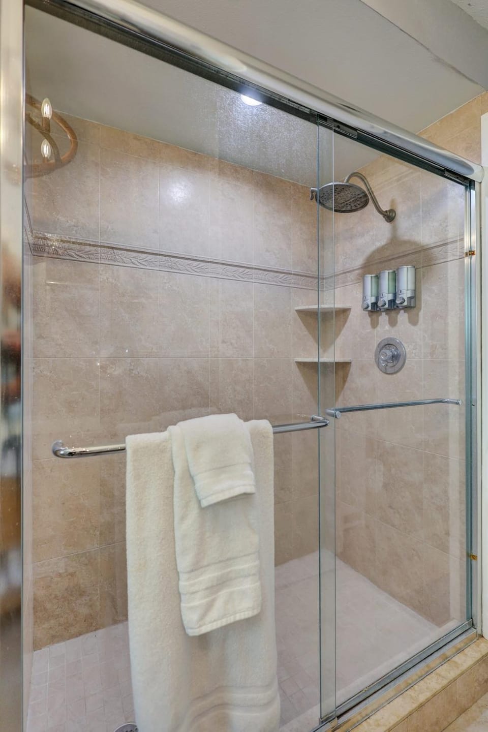 Shower, Bathroom, towels