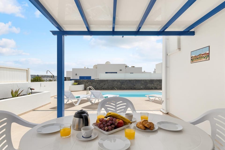 Patio, BBQ facilities, View (from property/room), Dining area, Pool view, Swimming pool, sunbed