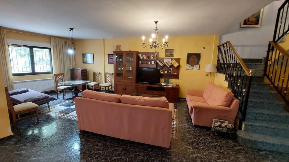Library, TV and multimedia, Living room, Seating area