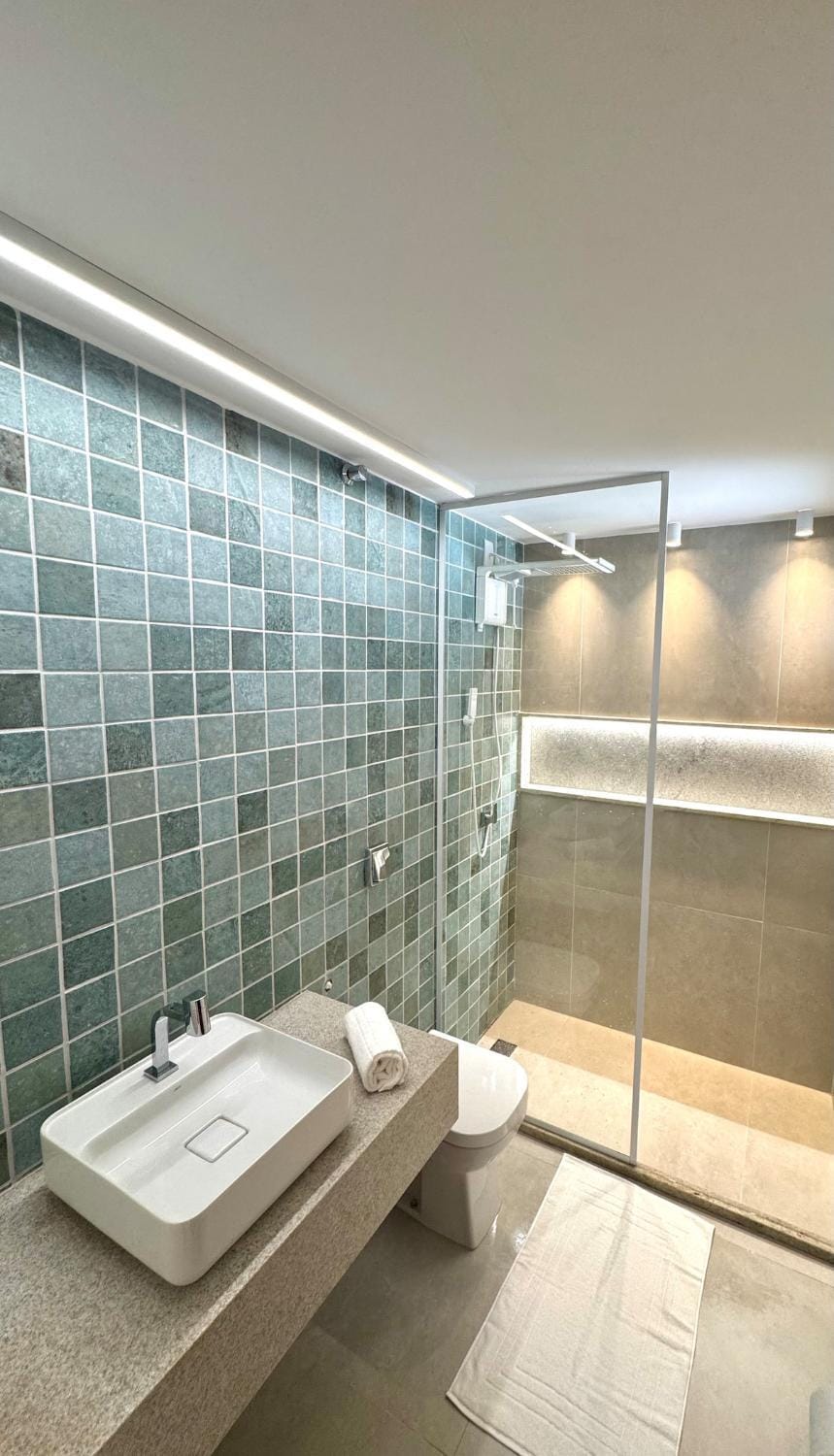 Shower, Bathroom, towels