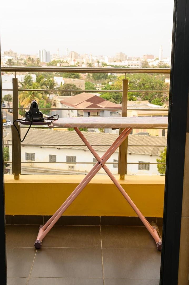 Chambre double lumineuse Apartment in Dakar