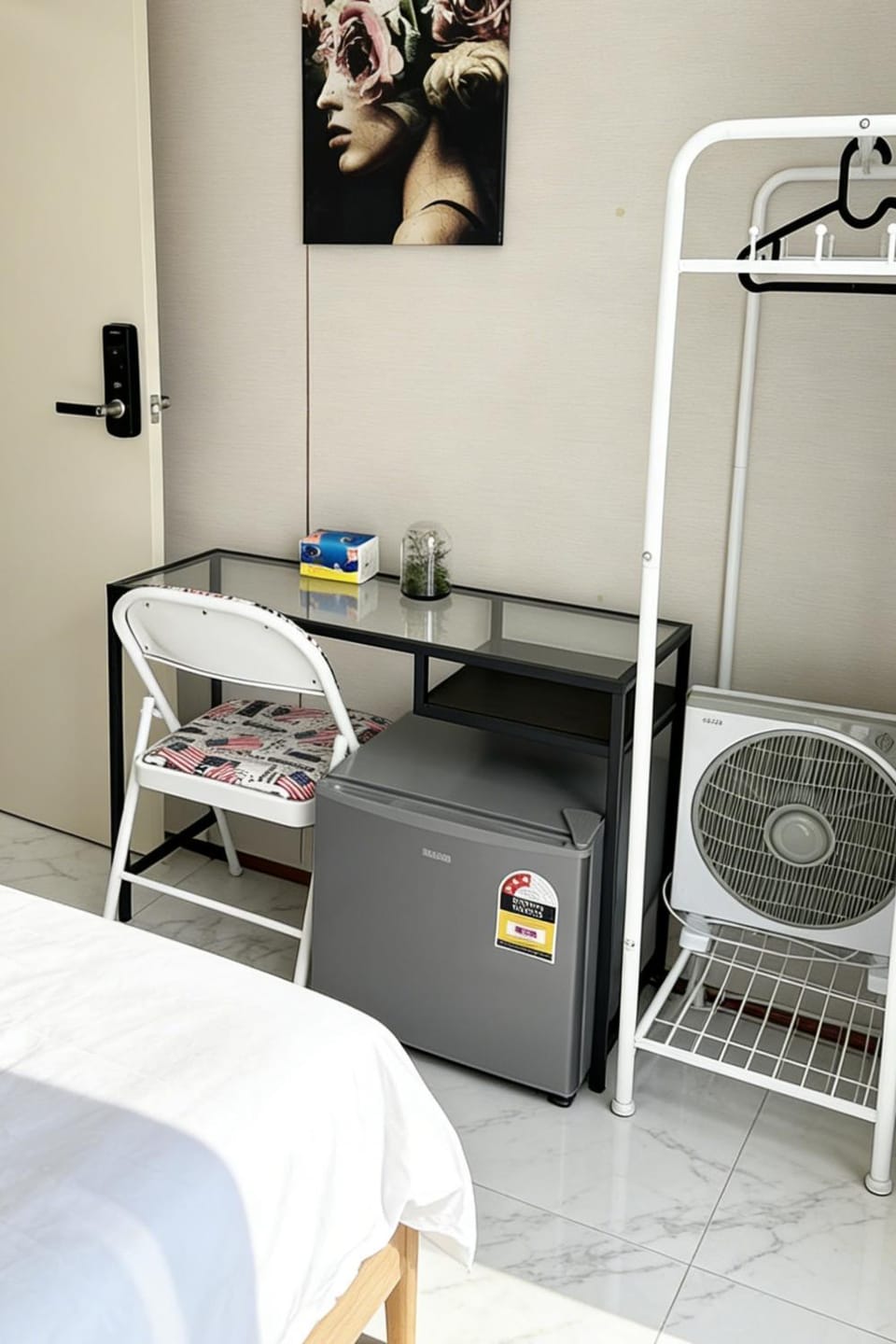 Bright Detached Single Room - Near Top Ryde City Shared Amenities Bed and Breakfast in Sydney