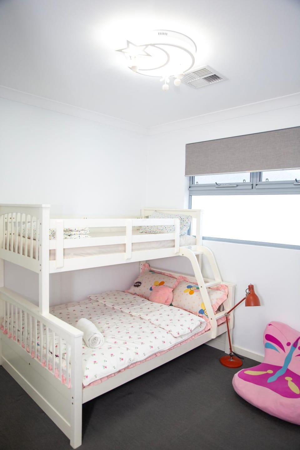 Bedroom, bunk bed
