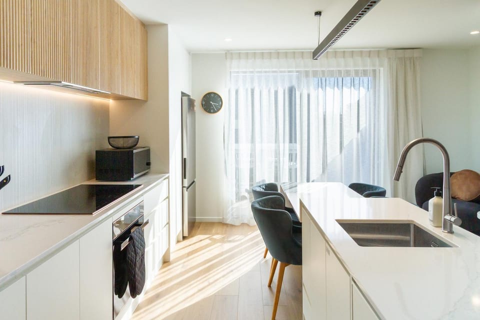 Kitchen or kitchenette, oven, stove