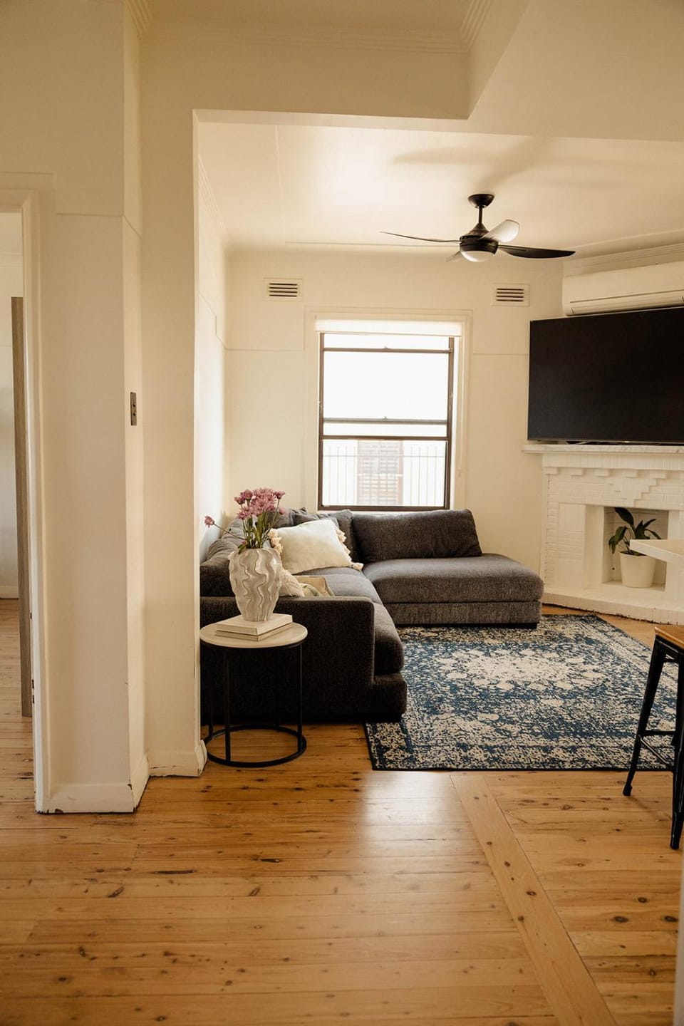 TV and multimedia, Living room, air conditioner