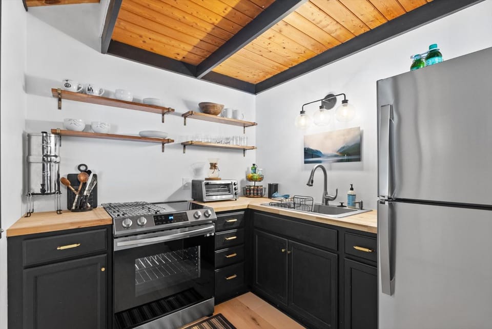Charming Whitefish Condo 5 min from slopes! Apartment hotel in Whitefish