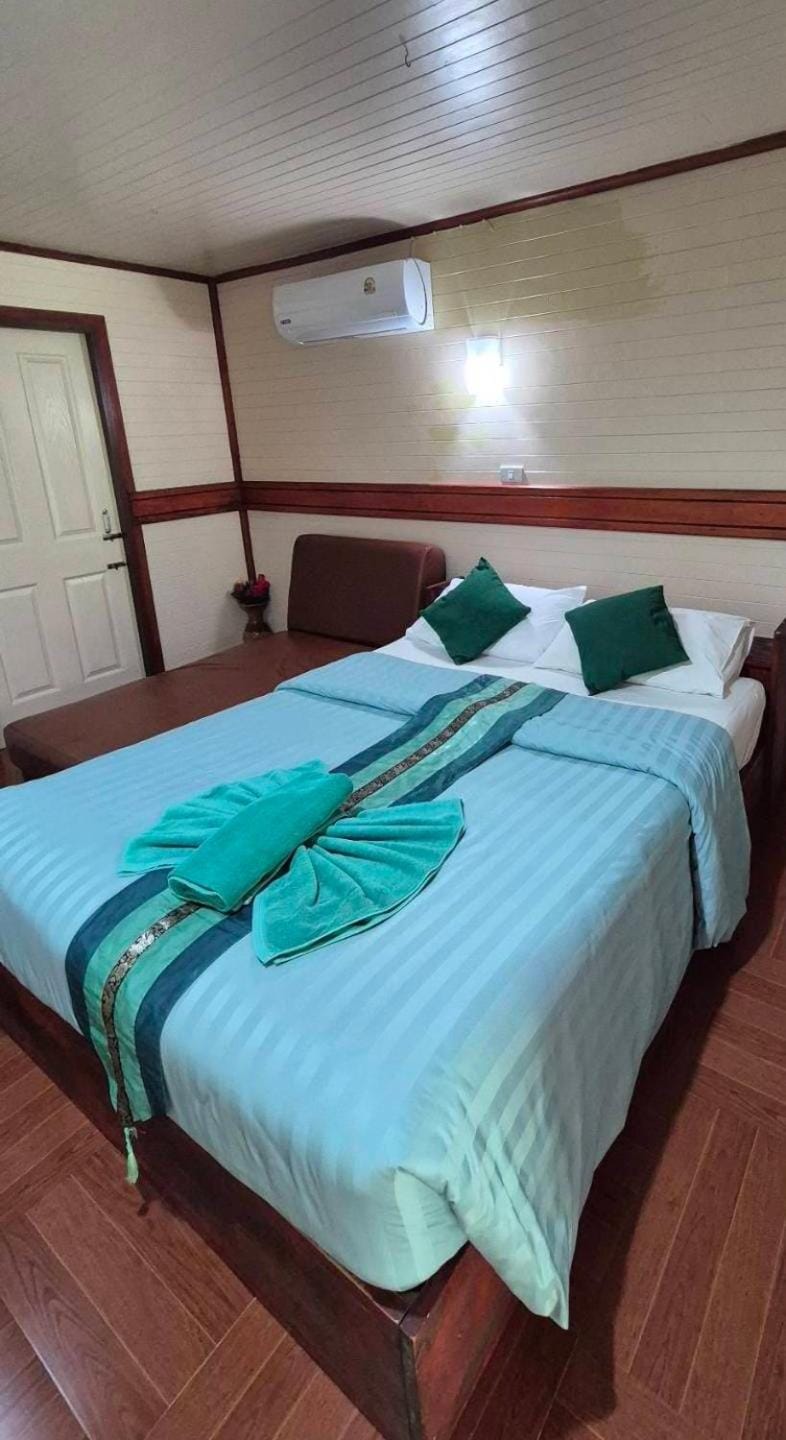 Khao Sok Royal Bamboo Lodges - SHA Certified Nature lodge in Khlong Sok