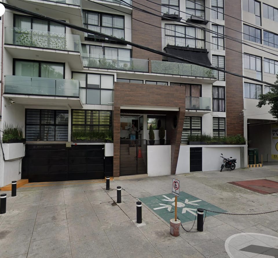 Property building, Facade/entrance