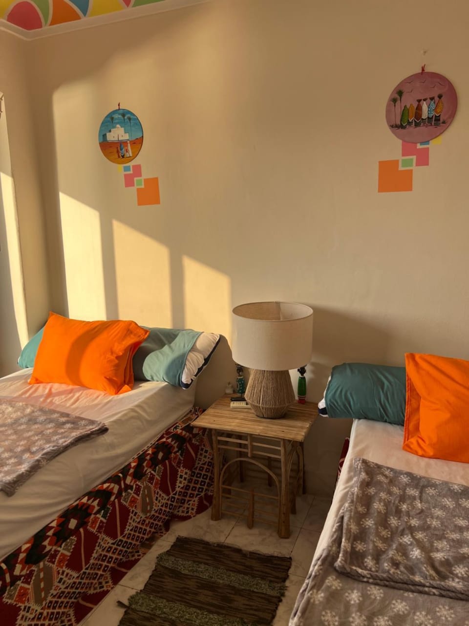 Bed, Living room, Photo of the whole room, Seating area, Bedroom