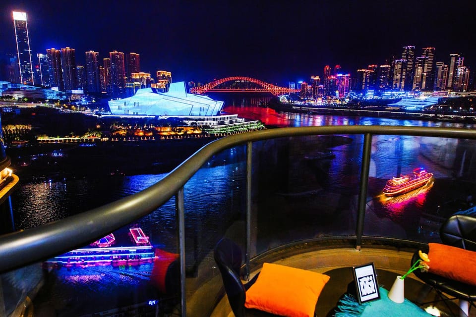 Deptour River Merge Panorama Grand Suite -Chaotianmen & Hongya Cave Apartment in China