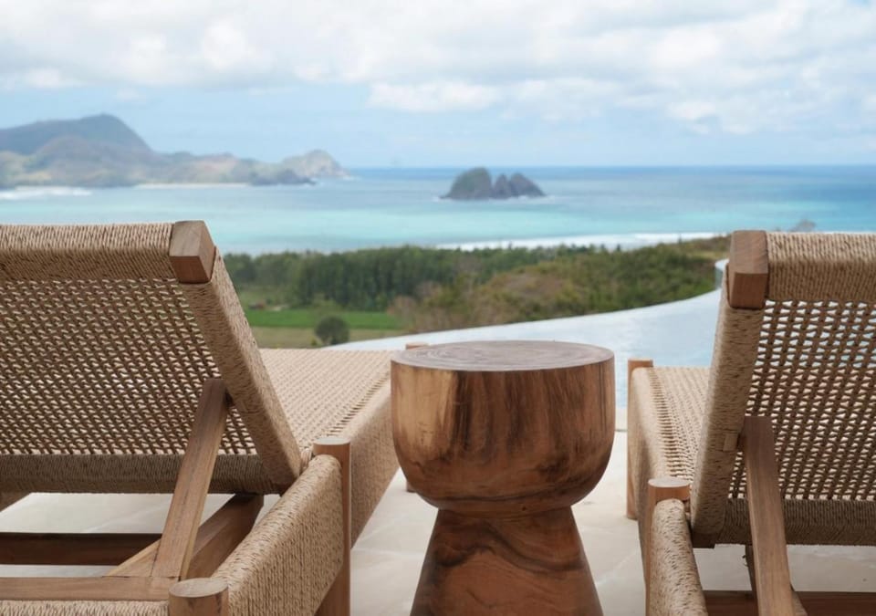 Natural landscape, Balcony/Terrace, Seating area, Sea view