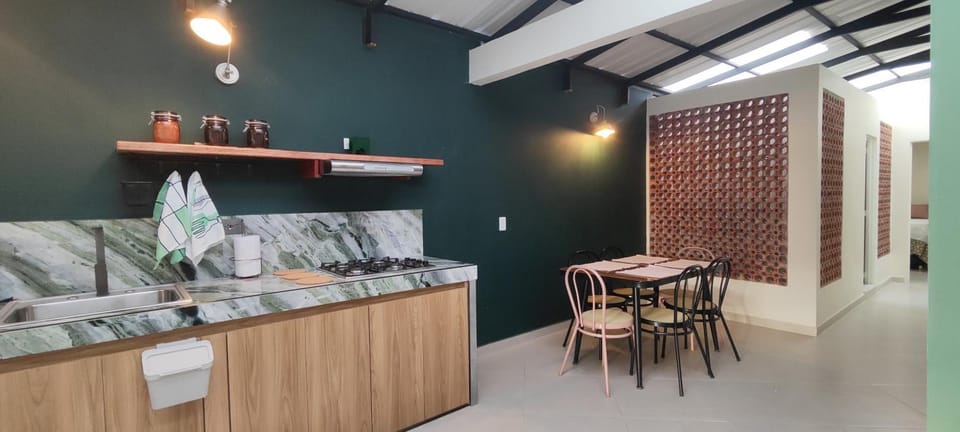 Kitchen or kitchenette, Dining area