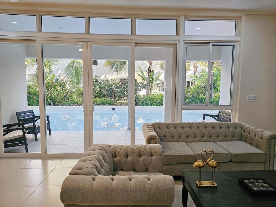 Living room, Pool view