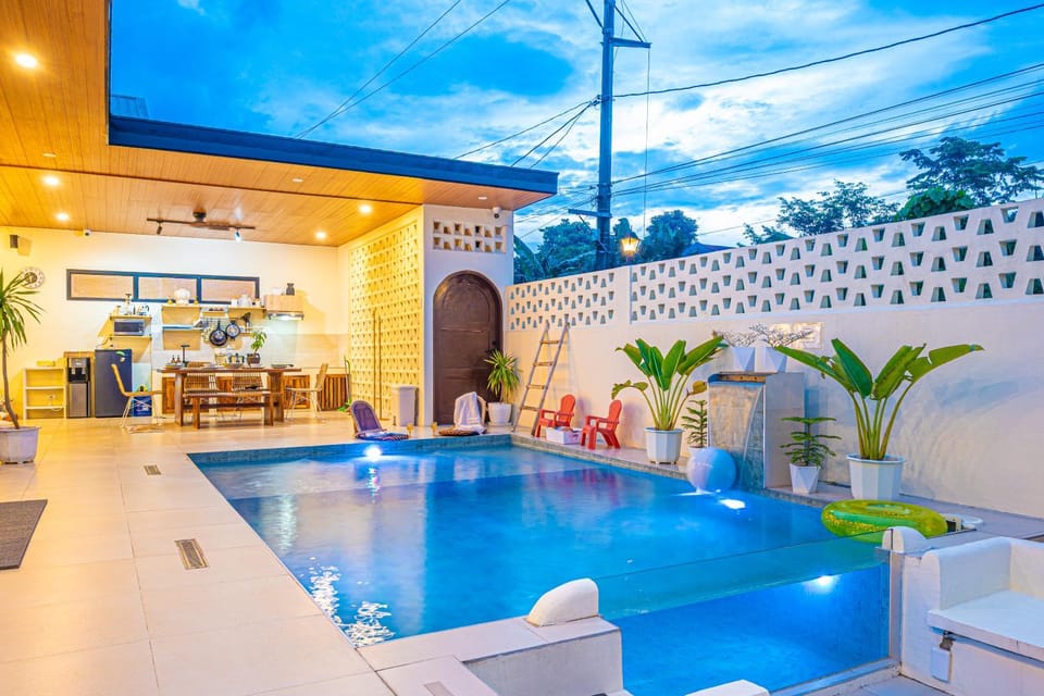 Swimming pool