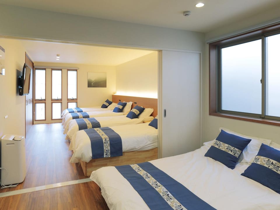 Bed, TV and multimedia, Photo of the whole room, Bedroom, air conditioner